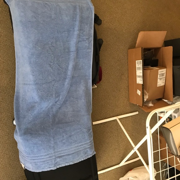 2 hand towels +3 bath towel! Only for $12 - Picture 3 of 7